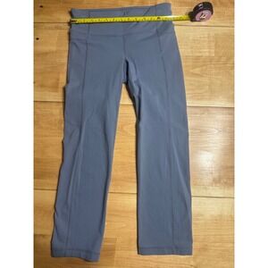 Athleta Women's Size S‎ Grey Cropped Yoga Pants